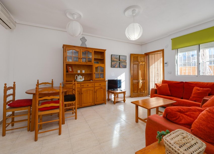 Resale - Villa - Torrevieja - Pueblo - Centro