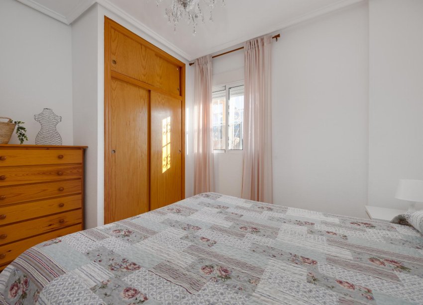 Resale - Villa - Torrevieja - Pueblo - Centro