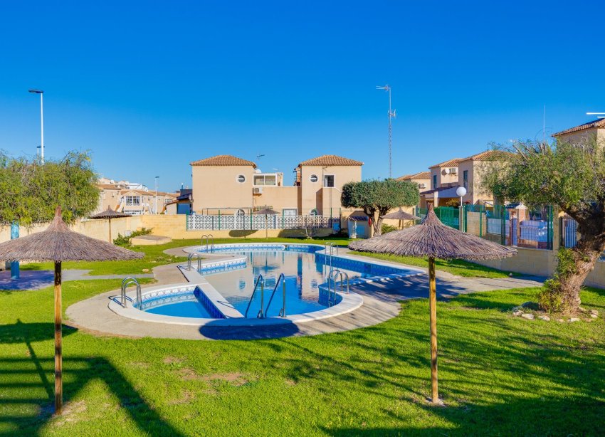 Resale - Villa - Torrevieja - Pueblo - Centro