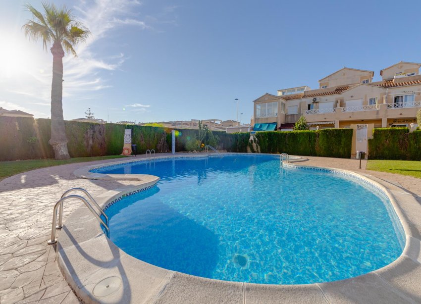 Resale - Villa - Torrevieja - Pueblo - Centro