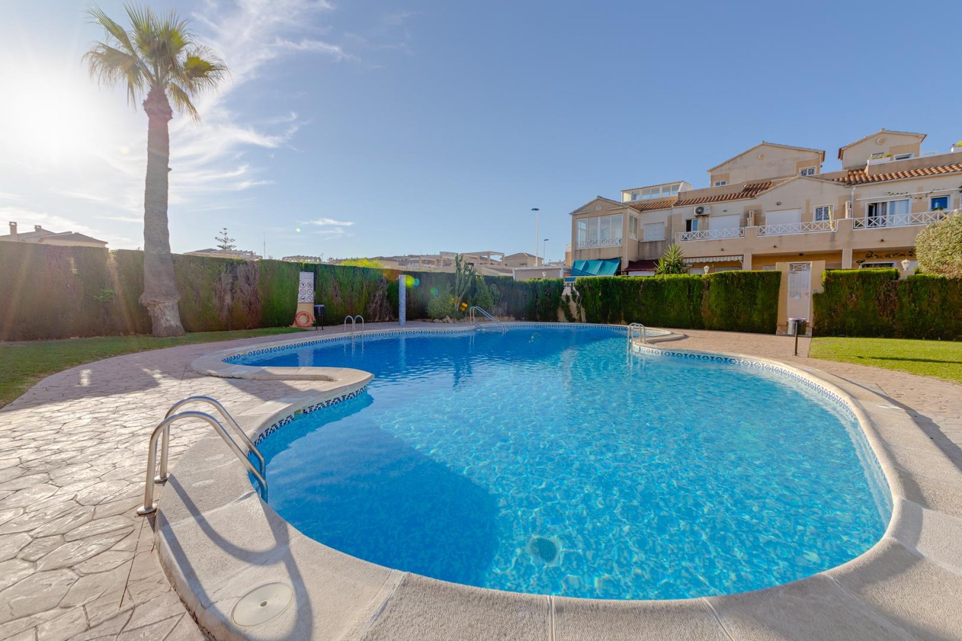 Resale - Villa - Torrevieja - Pueblo - Centro