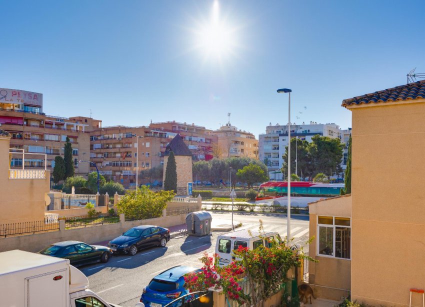 Resale - Villa - Torrevieja - Pueblo - Centro