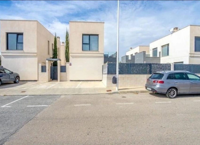 Resale - Villa - Torrevieja - Punta Prima