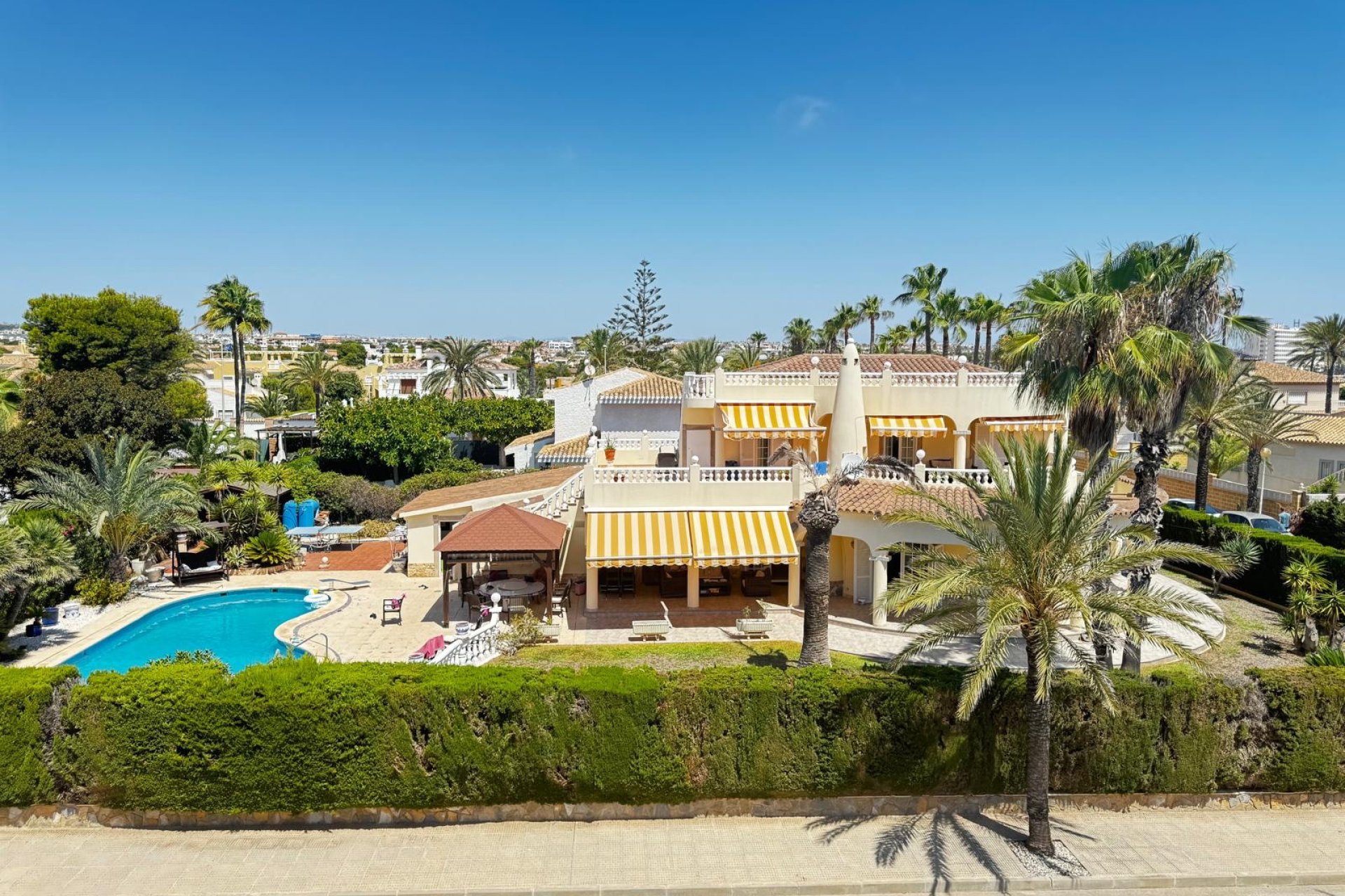 Resale - Villa - Torrevieja - Punta Prima