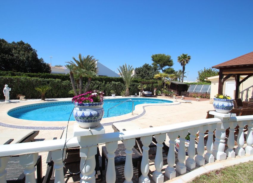 Resale - Villa - Torrevieja - Punta Prima