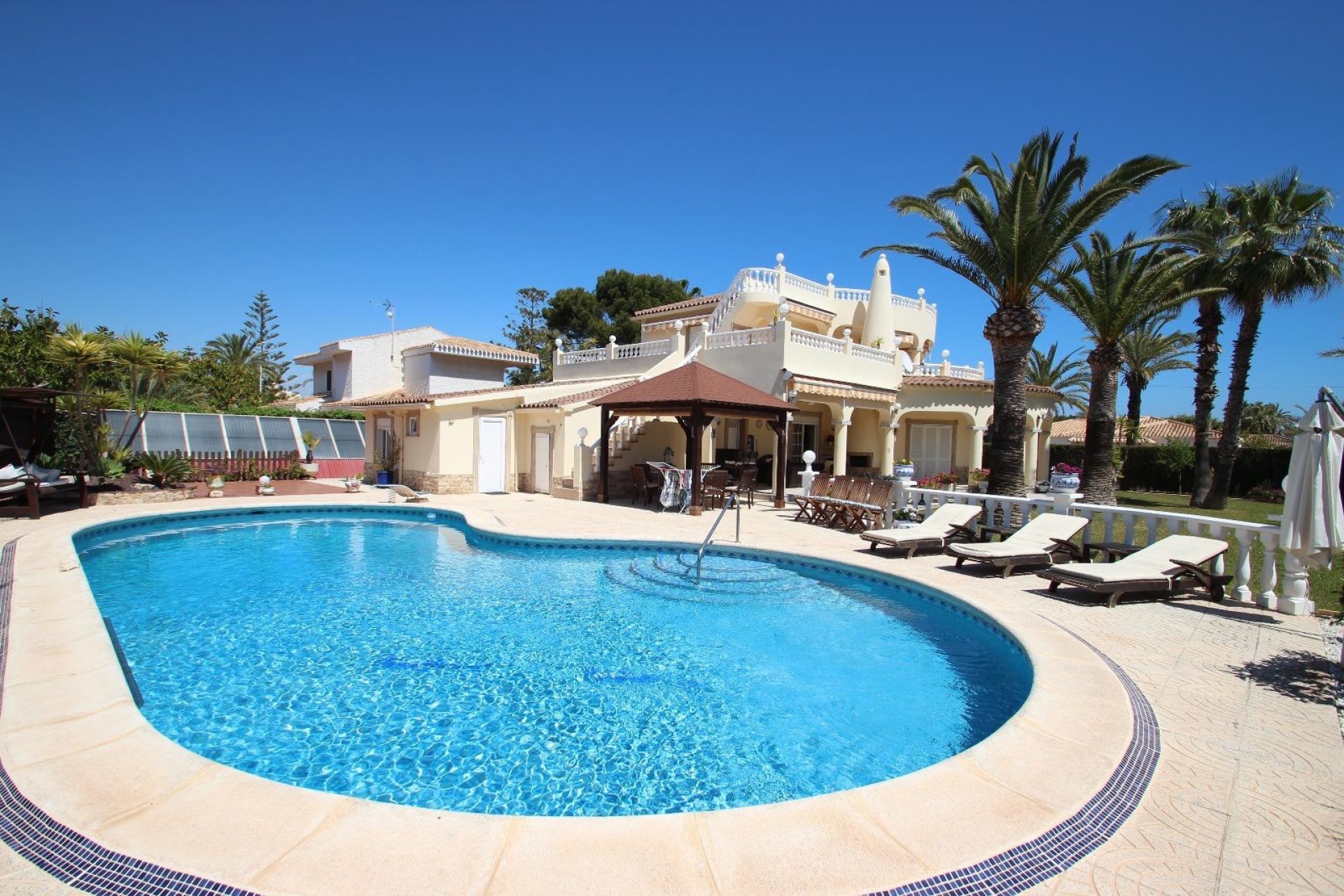 Resale - Villa - Torrevieja - Punta Prima