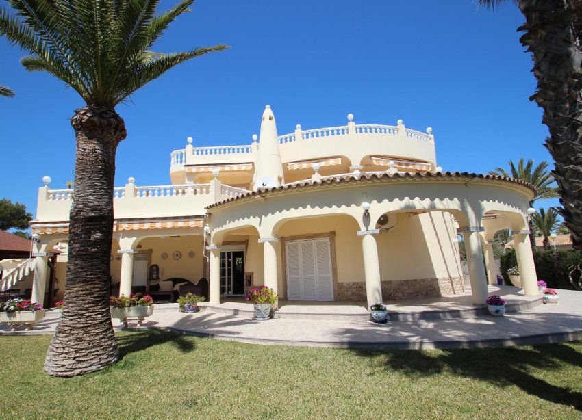 Resale - Villa - Torrevieja - Punta Prima