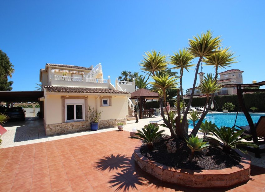 Resale - Villa - Torrevieja - Punta Prima