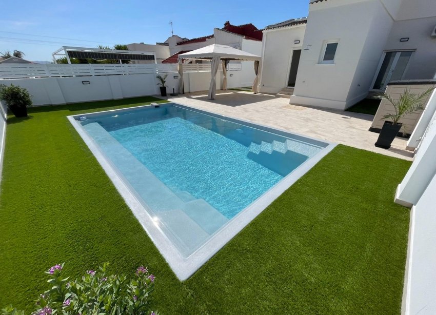 Resale - Villa - Torrevieja - San luis