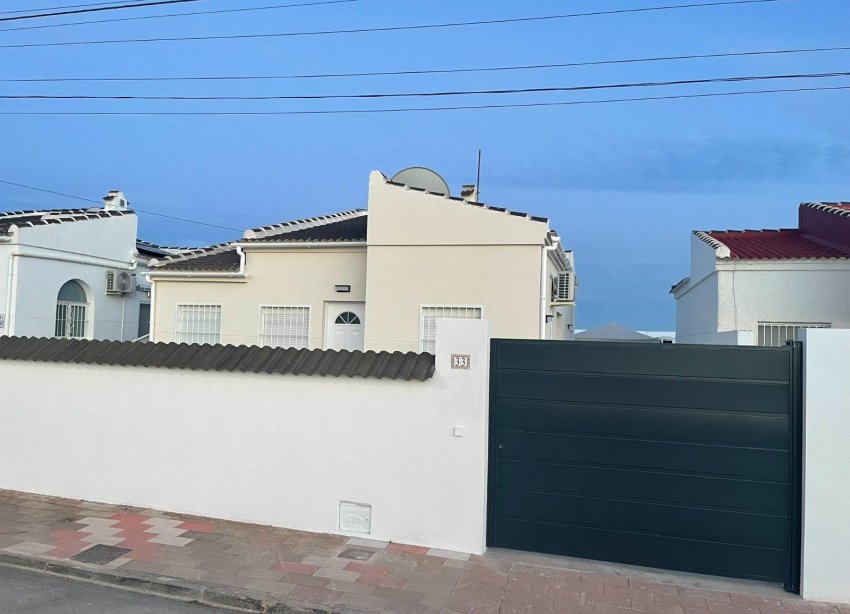 Resale - Villa - Torrevieja - San luis