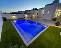 Resale - Villa - Torrevieja - San luis