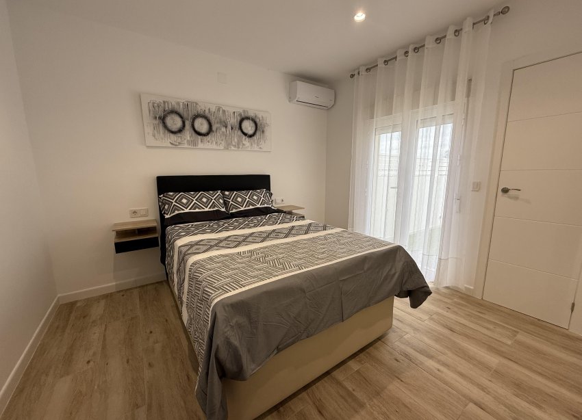 Resale - Villa - Torrevieja - San luis