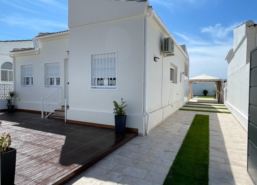 Resale - Villa - Torrevieja - San luis