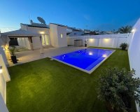 Resale - Villa - Torrevieja - San luis