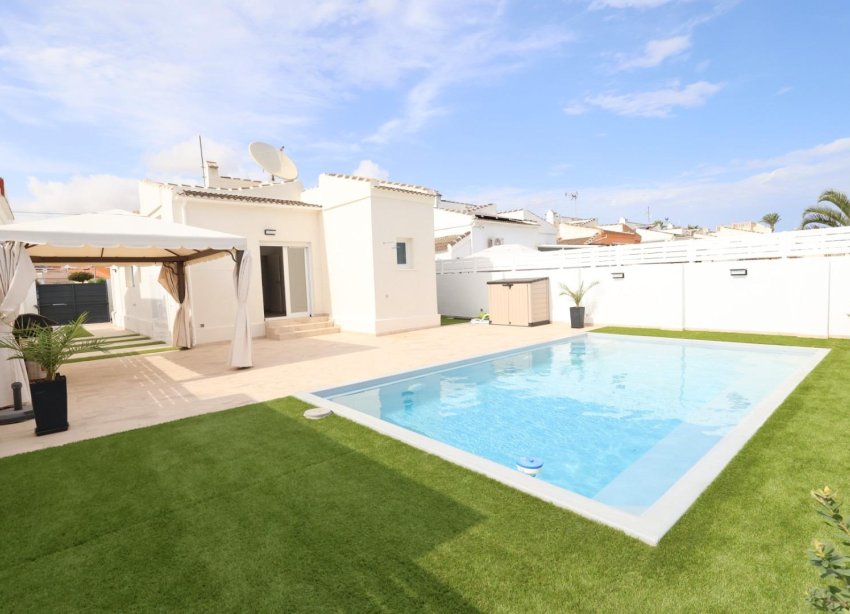 Resale - Villa - Torrevieja - San luis