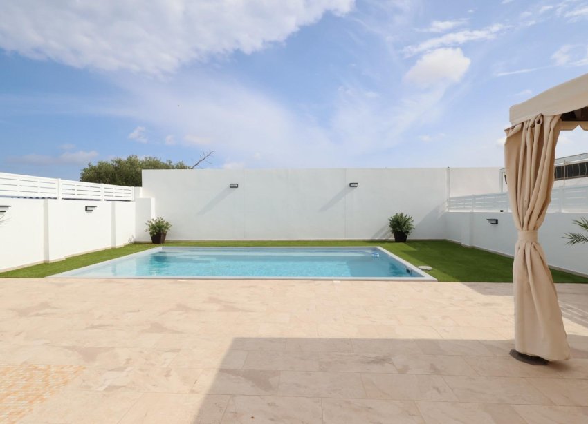 Resale - Villa - Torrevieja - San luis