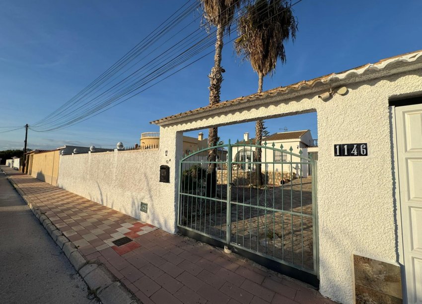 Resale - Villa - Torrevieja - San luis