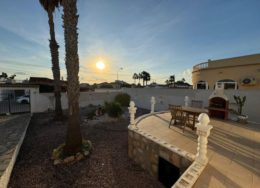 Resale - Villa - Torrevieja - San luis