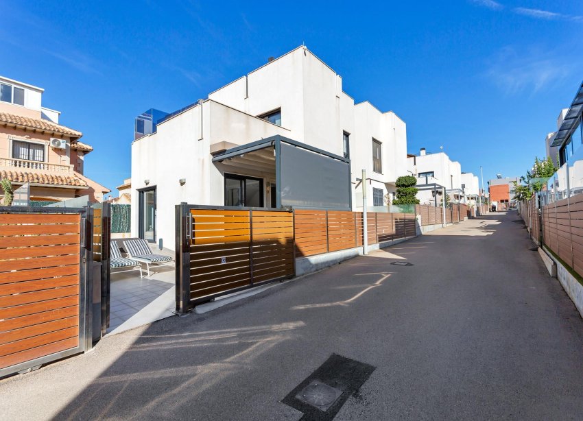 Resale - Villa - Torrevieja - Sector 25