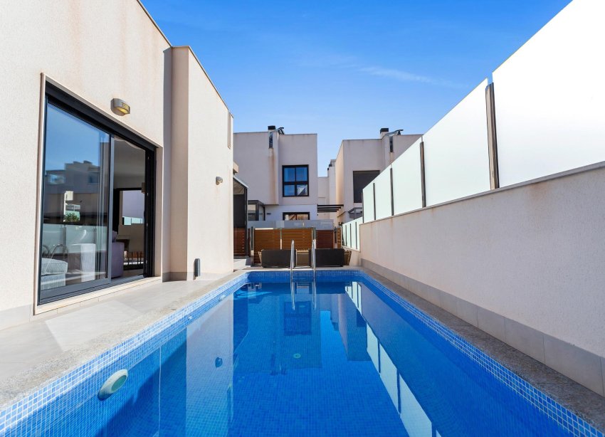 Resale - Villa - Torrevieja - Sector 25