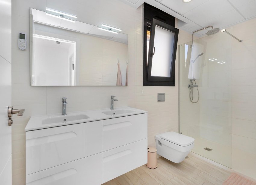 Resale - Villa - Torrevieja - Sector 25