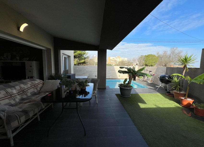 Resale - Villa - Torrevieja - Torreblanca