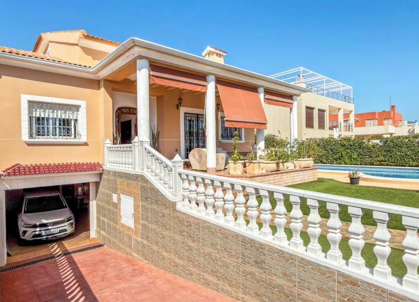 Resale - Villa - Torrevieja - Torrelamata - La Mata