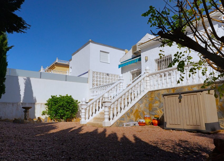 Resale - Villa - Torrevieja - Urbanización San Luis