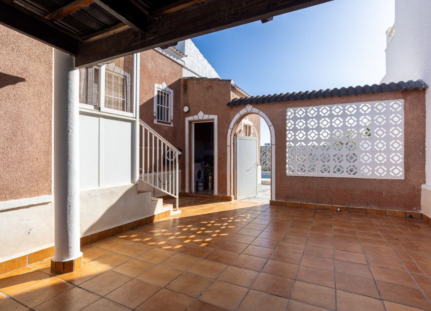 Resale - Villa - Torrevieja - Urbanización San Luis