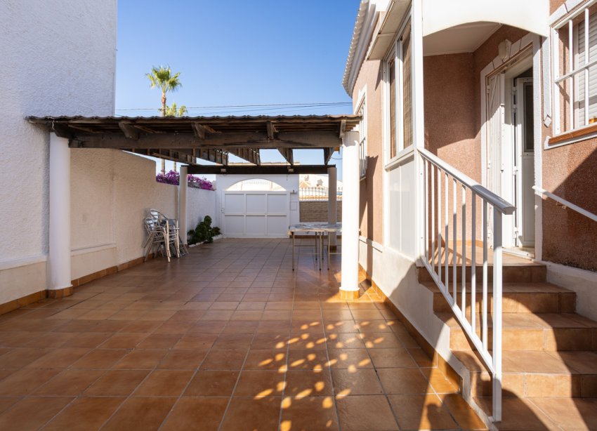 Resale - Villa - Torrevieja - Urbanización San Luis