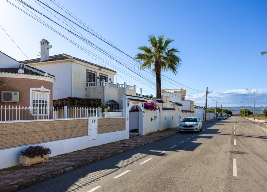 Resale - Villa - Torrevieja - Urbanización San Luis