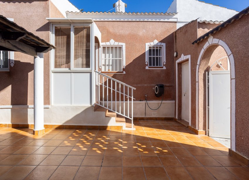 Resale - Villa - Torrevieja - Urbanización San Luis