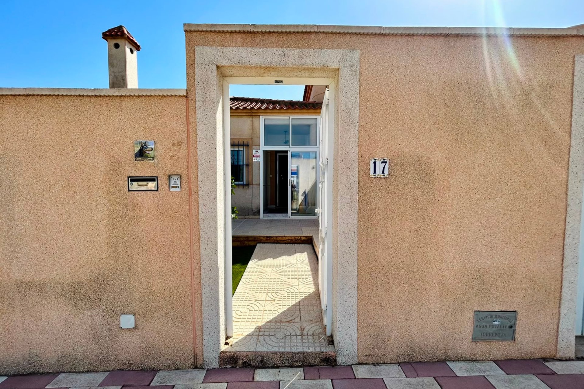 Resale - - VILLA - Torrevieja - Urbanización San Luis