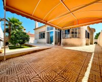 Resale - - VILLA - Torrevieja - Urbanización San Luis