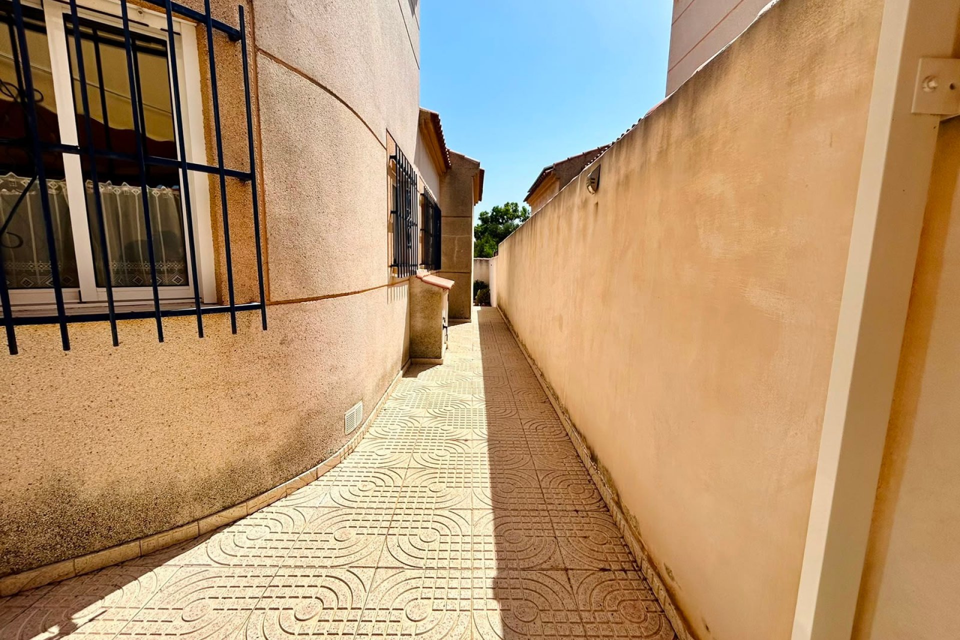 Resale - - VILLA - Torrevieja - Urbanización San Luis