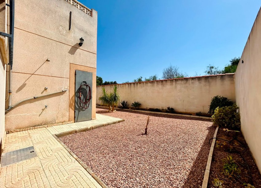 Resale - - VILLA - Torrevieja - Urbanización San Luis