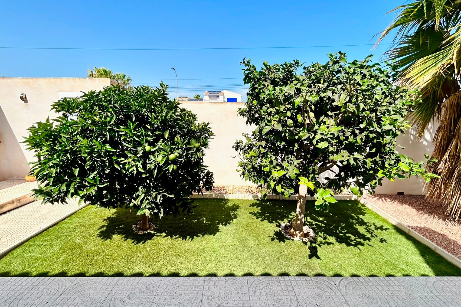 Resale - - VILLA - Torrevieja - Urbanización San Luis