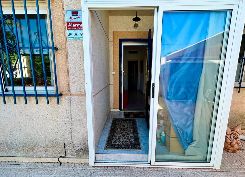Resale - - VILLA - Torrevieja - Urbanización San Luis