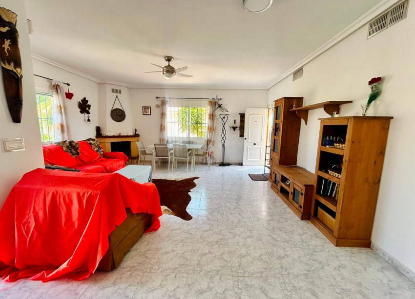Resale - - VILLA - Torrevieja - Urbanización San Luis