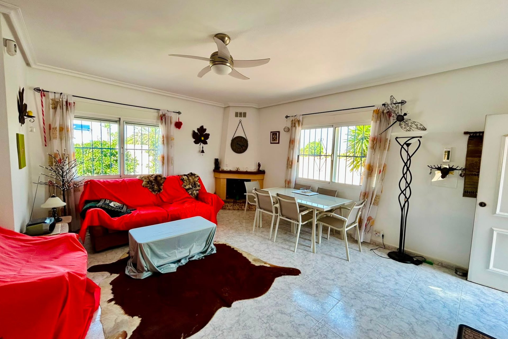 Resale - - VILLA - Torrevieja - Urbanización San Luis