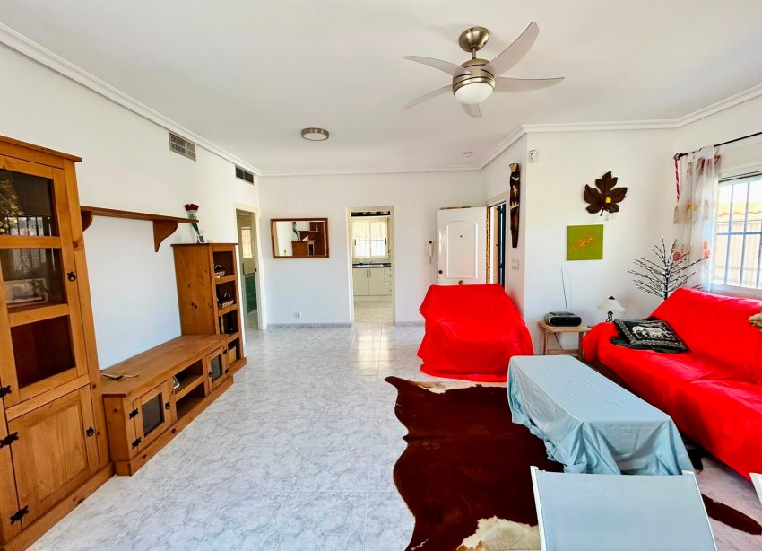 Resale - - VILLA - Torrevieja - Urbanización San Luis