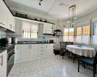 Resale - - VILLA - Torrevieja - Urbanización San Luis