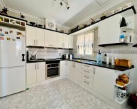 Resale - - VILLA - Torrevieja - Urbanización San Luis
