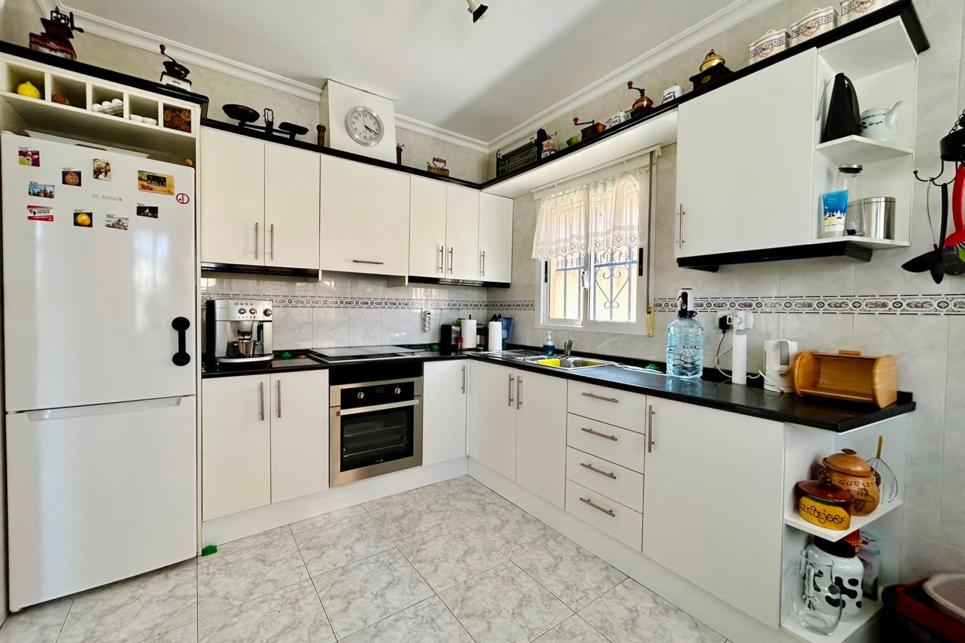 Resale - - VILLA - Torrevieja - Urbanización San Luis