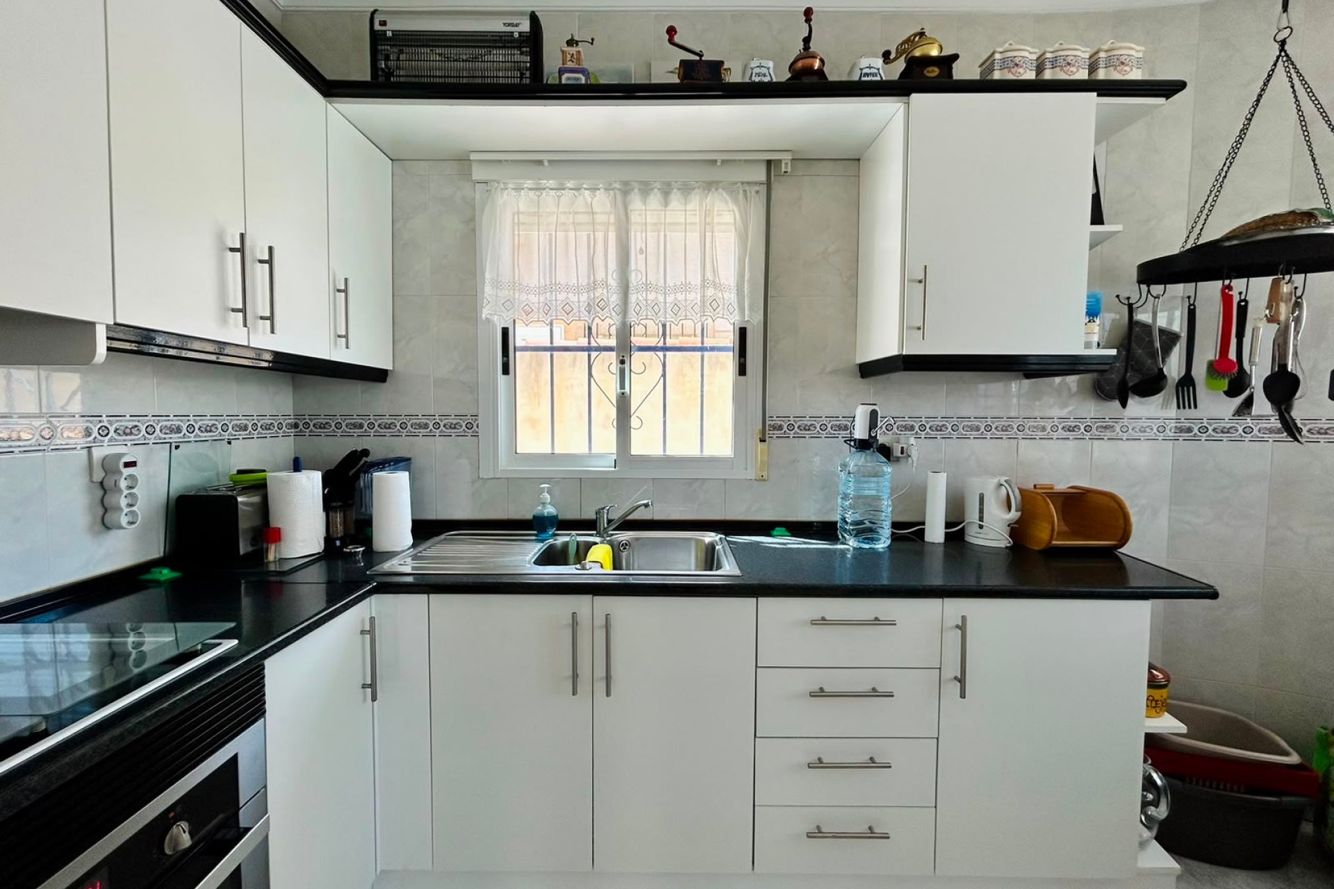 Resale - - VILLA - Torrevieja - Urbanización San Luis