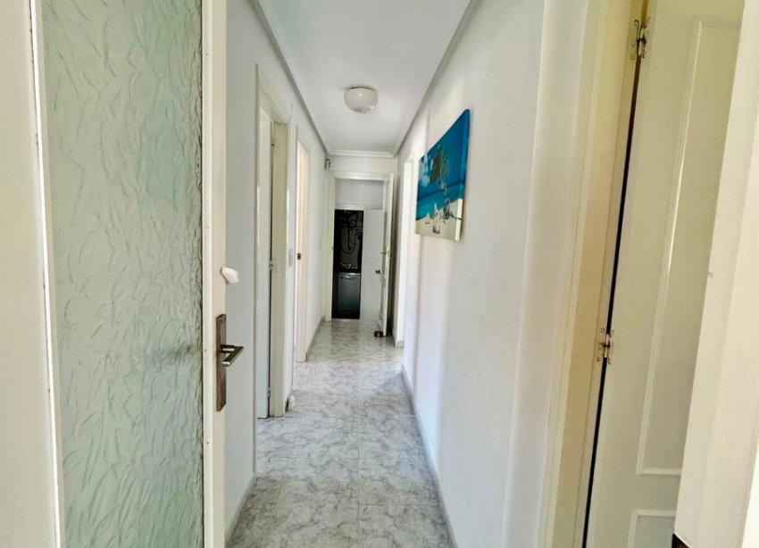 Resale - - VILLA - Torrevieja - Urbanización San Luis