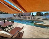 Resale - Villa - Torrevieja