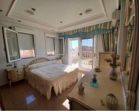 Resale - Villa - Torrevieja