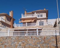 Resale - Villa - Torrevieja