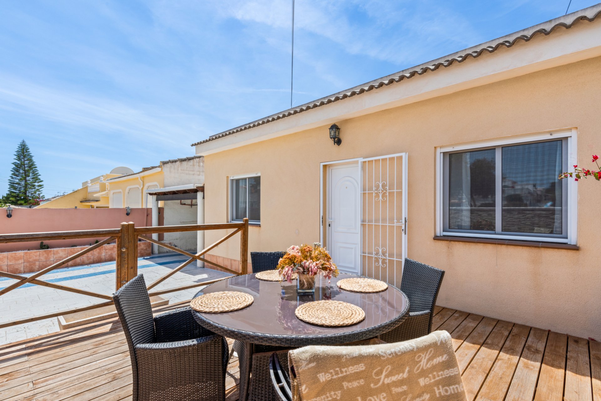 Resale - Villa - Torrevieja